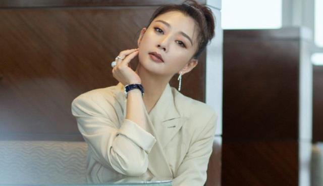 殷桃|曾被吴谨言压番，今靠人世间为自己正名，殷桃的成名路有多艰难？