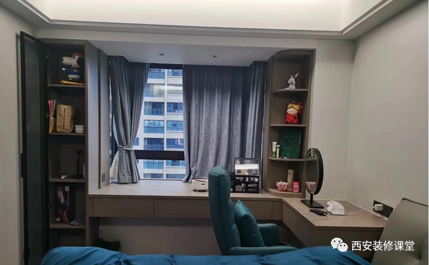 飘窗变书桌,要不太浪费了