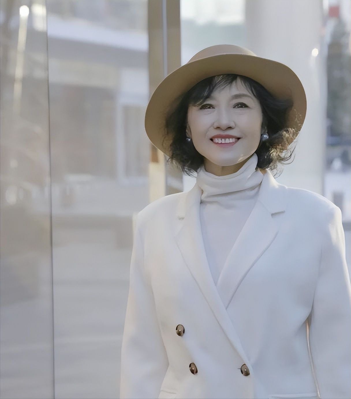 防晒 让50岁女人状态年轻的8个小习惯,照着做,你会更加漂亮