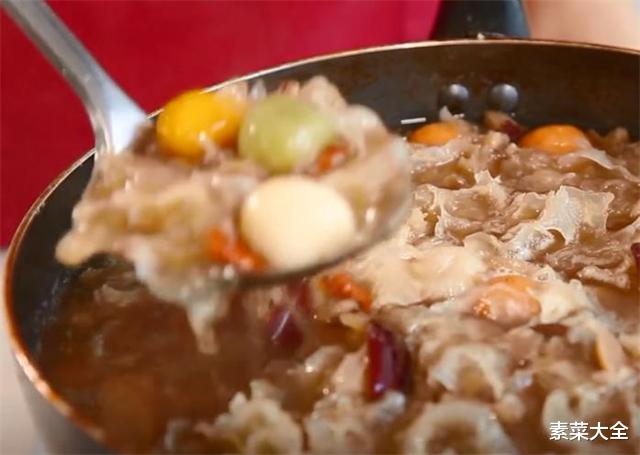 银耳|这两种食材放在一起煮粥,比吃燕窝都营养,还能大补胶原蛋白