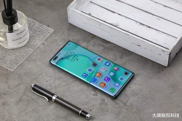 荣耀|荣耀旗舰开始修肌肉，15倍变焦+天玑9000，要发展起来啦？