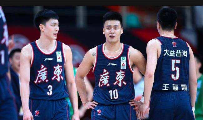 广东男篮|广东队迎来大换血，5名球员将被杜峰彻底清除，周鹏力挺汤杰