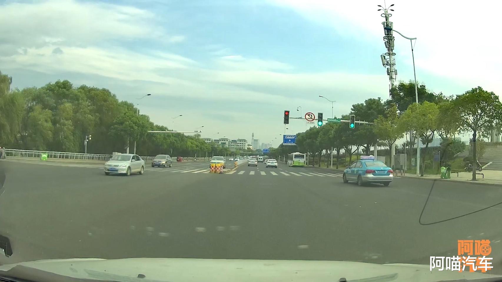长沙|新国标红绿灯上热搜，折射出互联网难看吃相，一不留神就被坑了