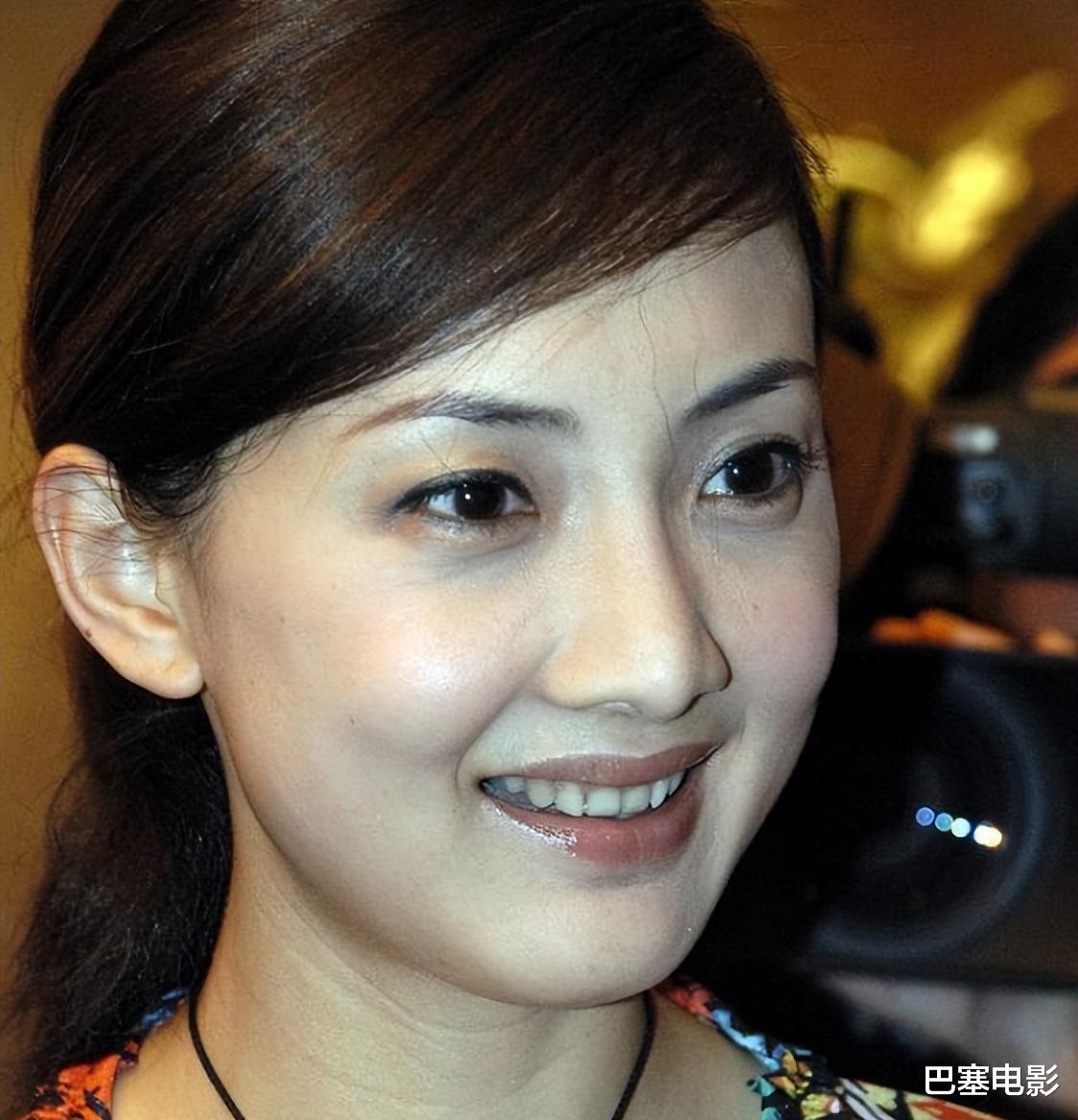 牛莉|好好的美女非去弄鼻子,林心如鼻子像被夹住,牛莉一个鼻孔两个大