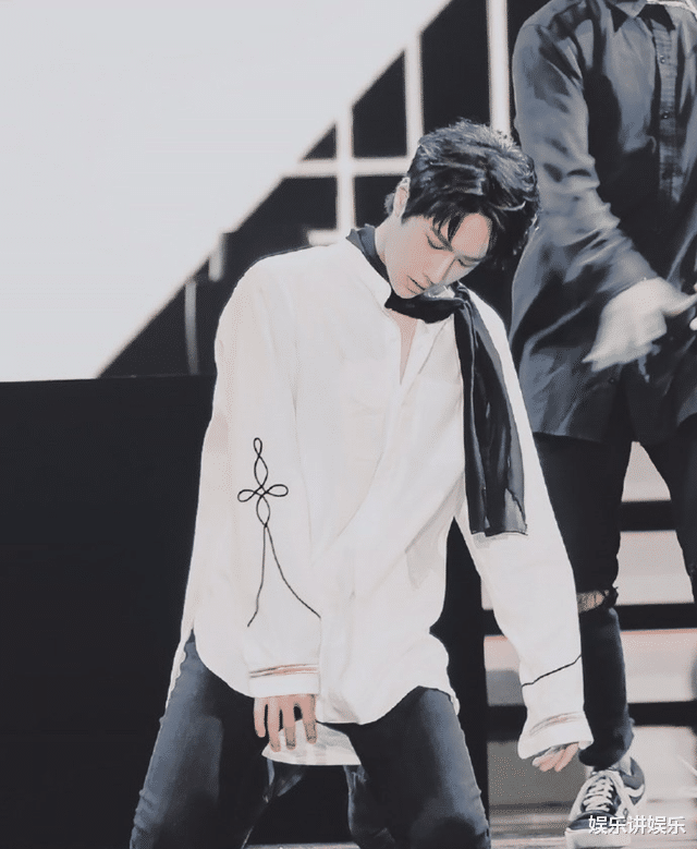 王一博|为贺王一博25岁生辰，《热烈》在其24岁最后一天杀青，双喜临门！