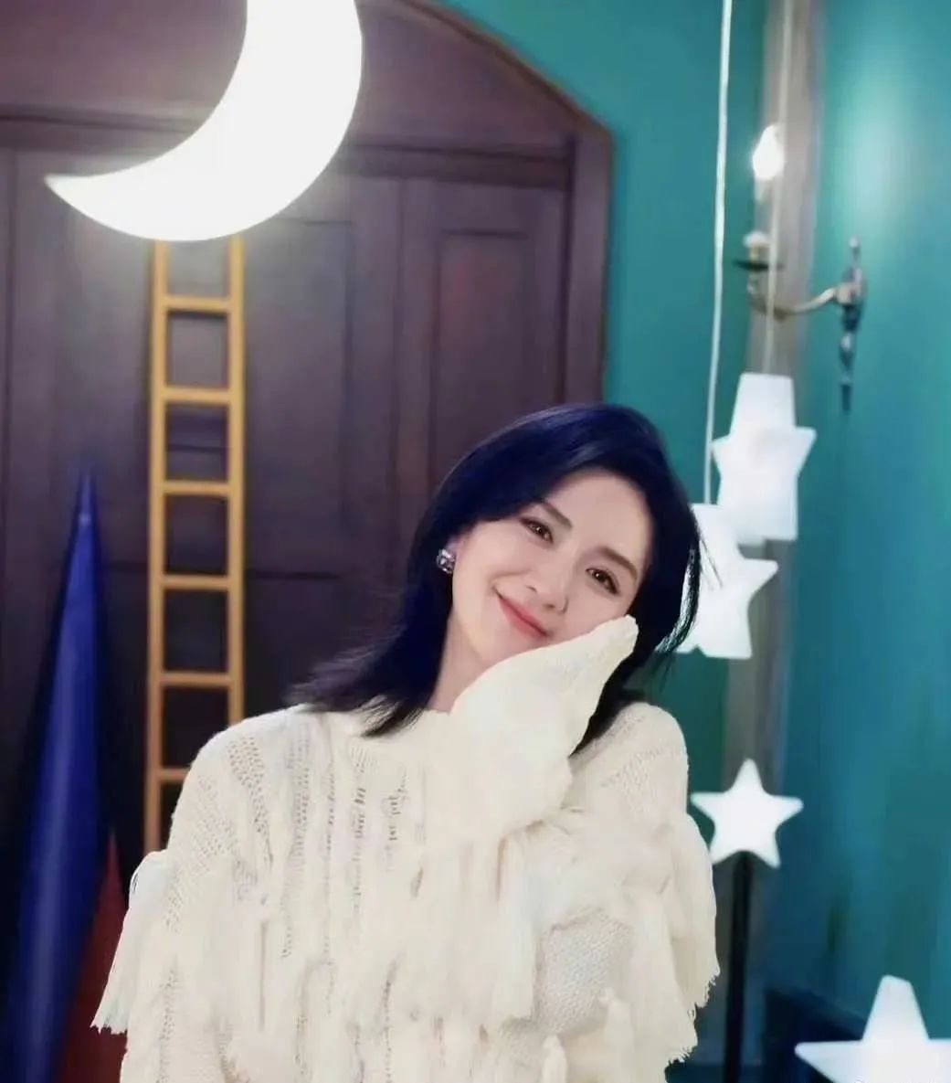 谢娜|谢娜东方卫视春晚献唱,或顶替原主持成新一姐?要彻底抛弃老东家