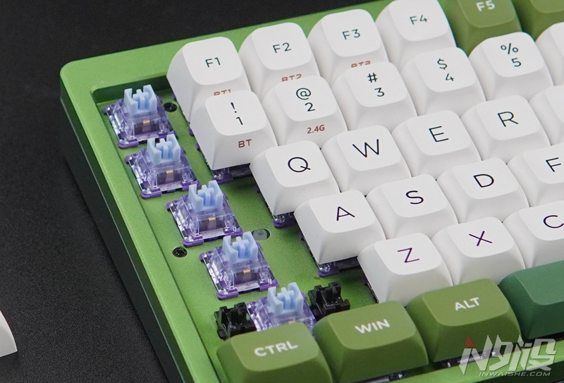 雷神|雷神VIC84三模机械键盘拆解评测
