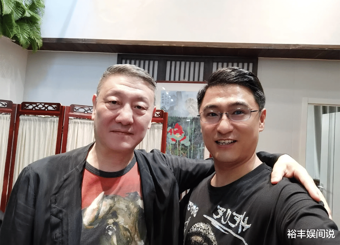 李光复|老戏骨李光复俩儿子近照曝光！长子热衷于打高尔夫，次子高大帅气