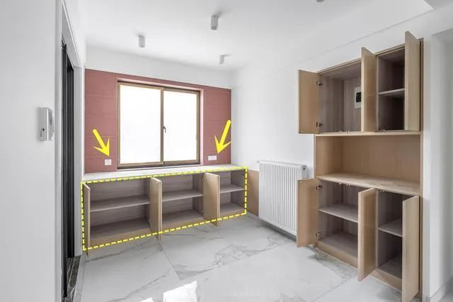 餐厅不打柜子入住就后悔,这样设计不占什么地,还能拥有4个功能