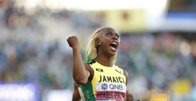 世锦赛|10秒67！世锦赛新纪录诞生，牙买加名将赢下百米女飞人大战