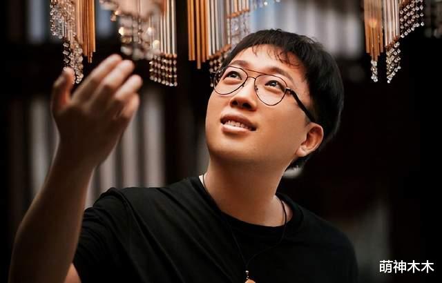 于正|于正催过气流量还钱，网友扒出疑似是盛一伦，两人曾参加同一节目