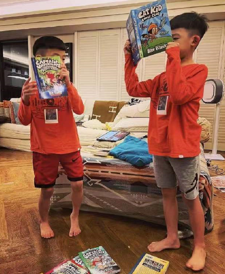 范玮琪|范玮琪为双胞胎儿子庆生！弟弟比哥哥矮半个头，豪宅物品乱扔显杂乱