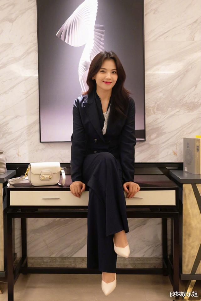 刘涛|44岁刘涛晒怼脸健身照,全素颜皮肤紧致无皱纹,保养有术超冻龄