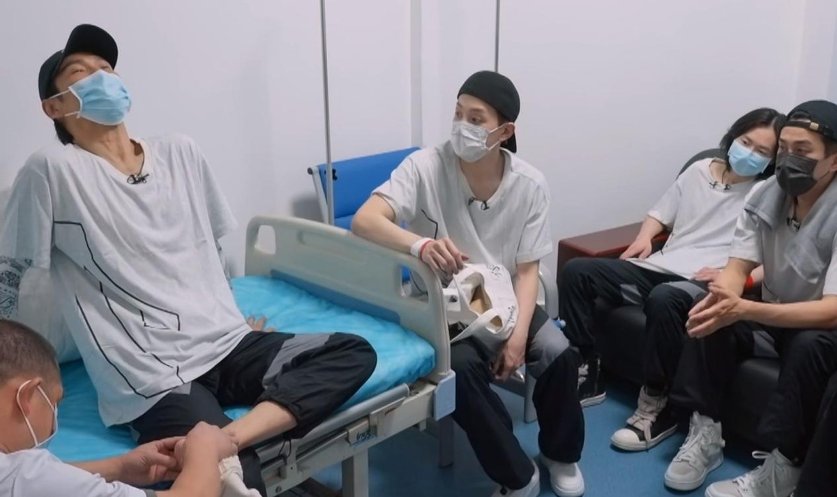 杜德伟|《披哥2》二公，年龄越大越老当益壮，年龄越小却“满身油腻”？