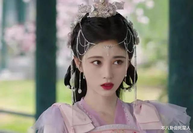 金赛纶|女星整容一直在路上：沈梦辰近照不敢认，杨子姗换个角度就变脸