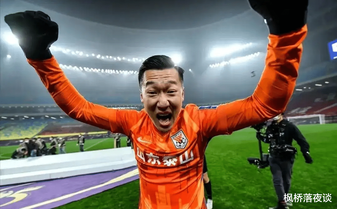 广州队|离开恒大1年身价就翻倍！同时晋升国家队主力，27岁中场会跳槽！