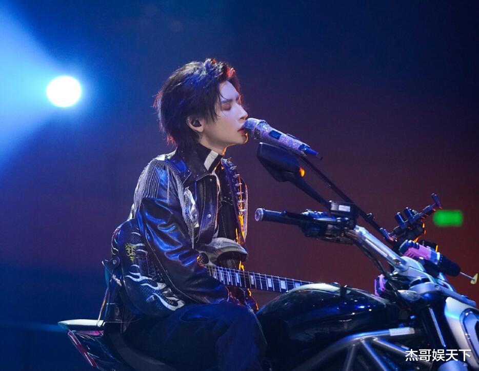 音乐节|《闪光乐队》金属兔凭啥赢？因为只有他们把时间轴和赛制玩明白了