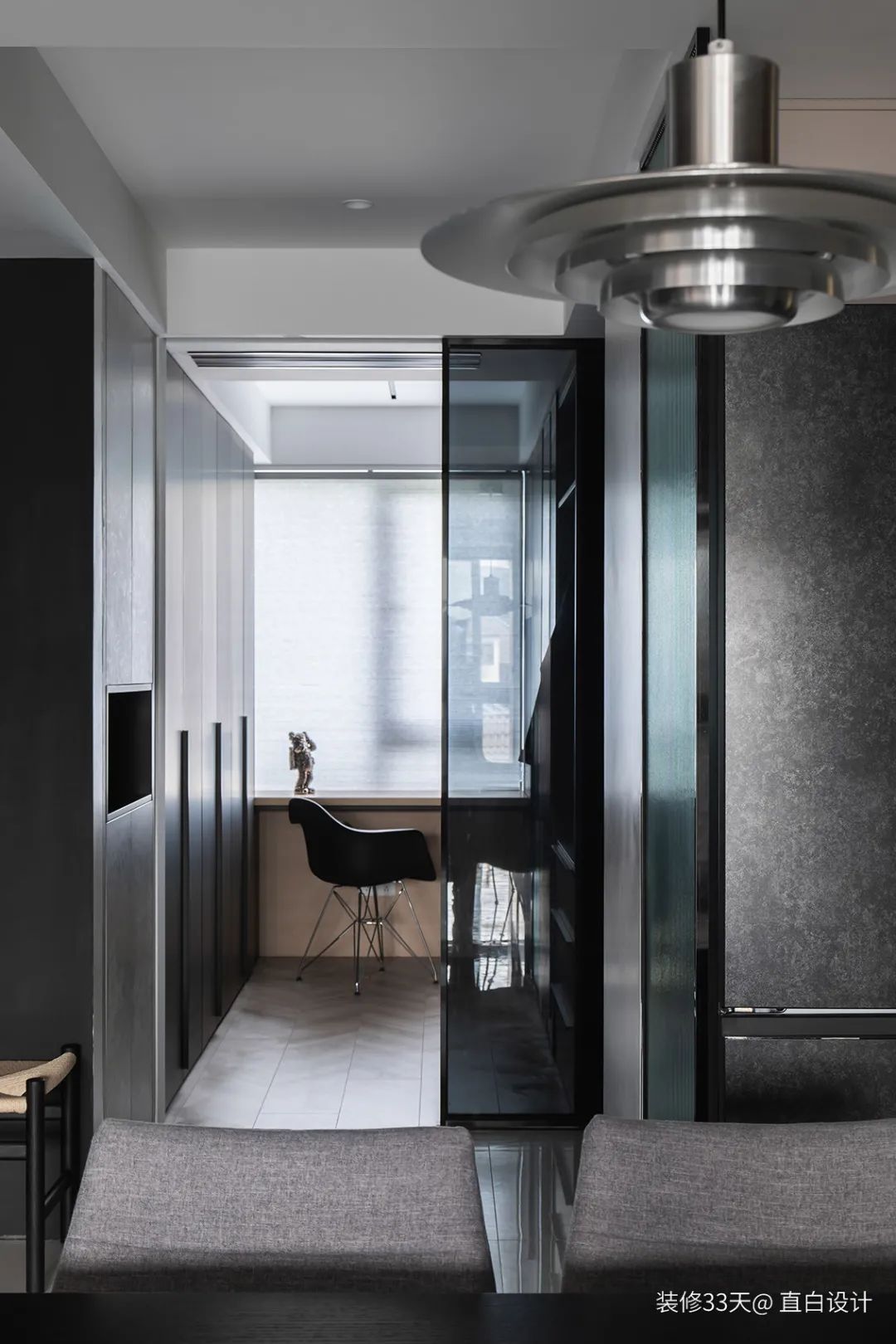 装修设计:102平独居男律师现代潮酷之家