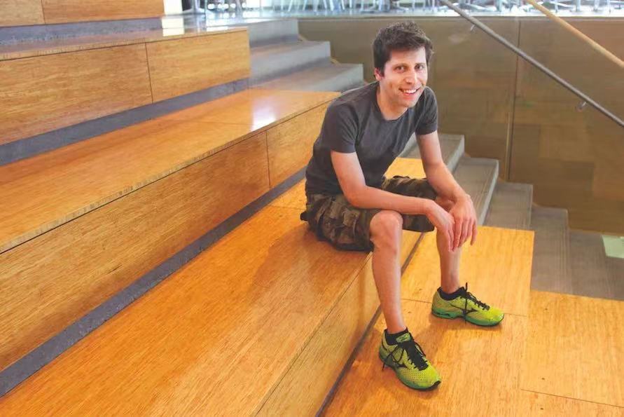 chatgpt|ChatGPT一夜之间爆火,神秘创始人却在16岁时坦言出柜