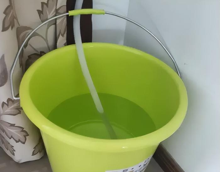 空调|空调流出来的水,别当“废水”倒掉了,白白浪费很多钱!