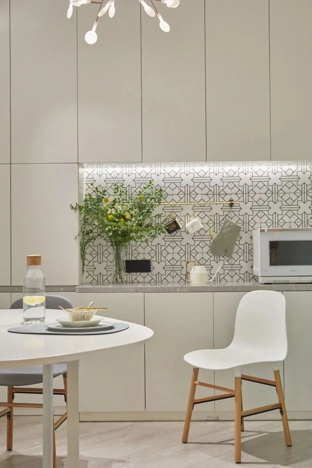 90后小夫妻爆改78㎡老破小,巧妙改动墙体,让空间通透更显大气