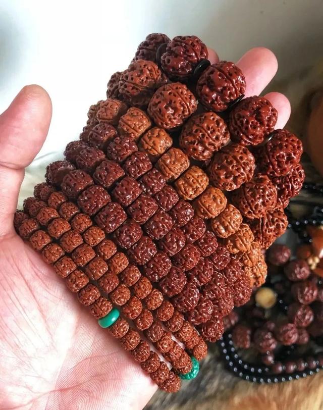 文玩|越盘越花的7种文玩,如何预防和补救?