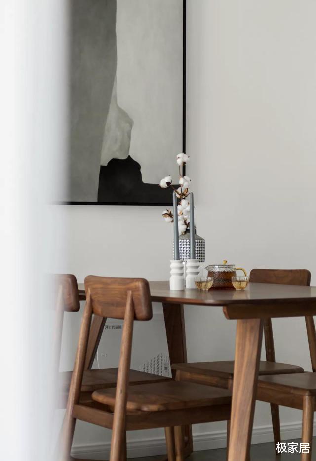 只有少量家具的家,却引来无数的赞美,实在太有品味了