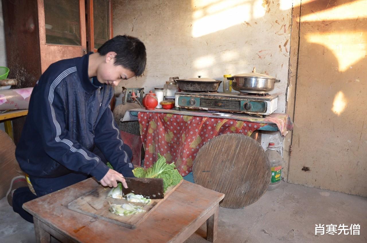 女孩|我儿子，上大学自己赚学费，毕业后自己找工作，娶媳妇却要一百万