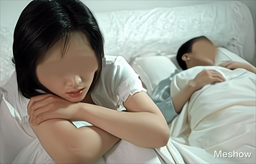男子出轨被抓现行,离婚时追尾货车,妻子捡回一命:故意撞副驾驶