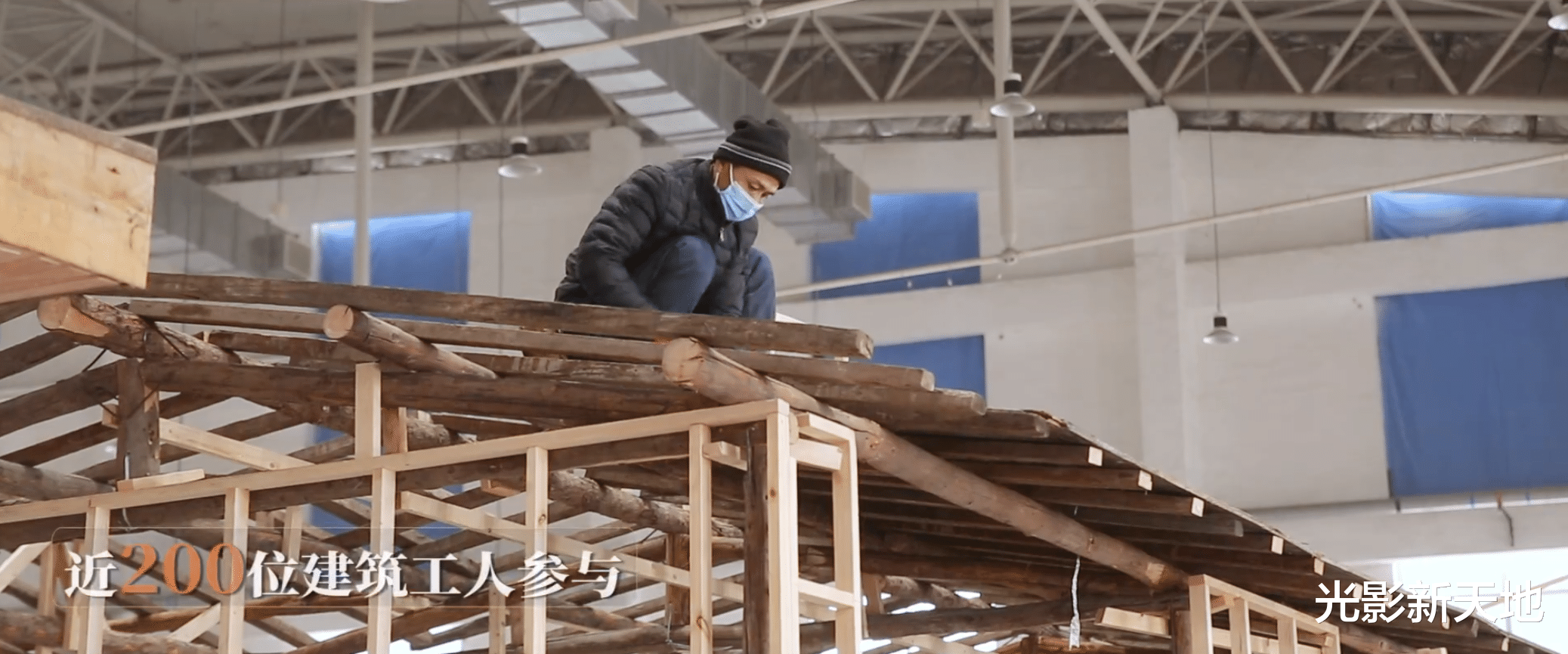 人世间|《人世间》幕后：摄影棚里搭出光字片，服装准备两万件