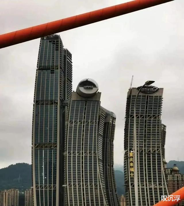 楼市|重庆来福士,一个沉痛的笑柄,一个外地炒房客的豪华坟场