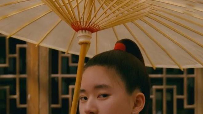 赵露思|男顶流栽了，女顶流也被央视清空了