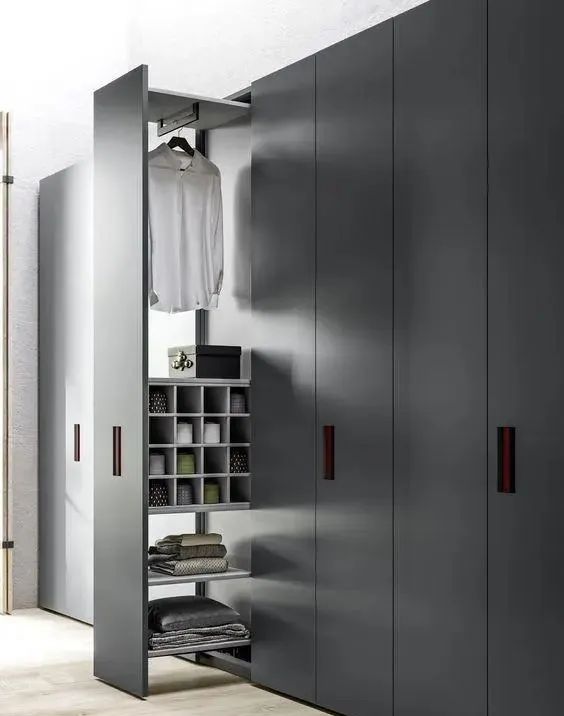 长话短说,同样的钱打柜子,6处留空改窄,便利性远超一般收纳柜