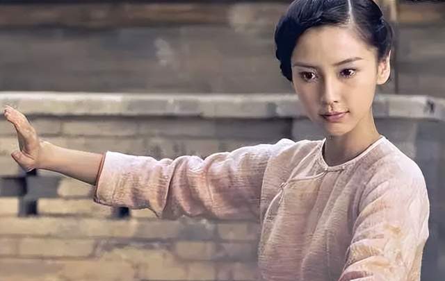 Angelababy|黄晓明疑为新女友庆生，前妻baby却沦为资本弃子，直呼买不起房