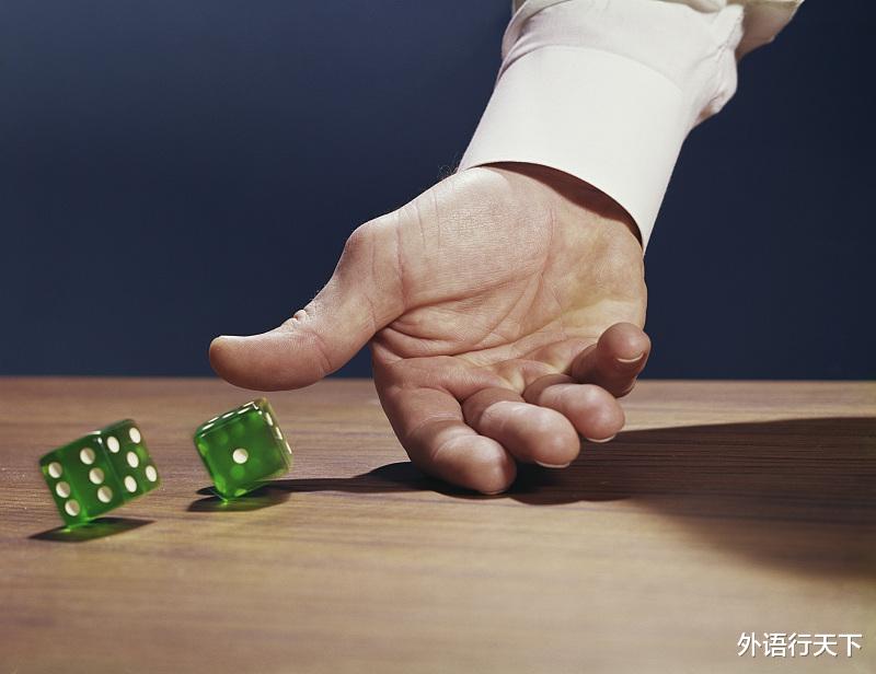 大学|如果你不理解分词形容词，那么 experienced 形容什么就无从说起