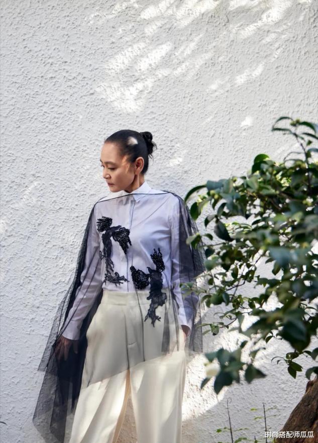 刘雪华|看到62岁的刘雪华，才明白什么是“优雅的老去”，从不刻意掩盖皱纹