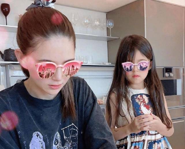 周杰伦|昆凌晒8个月小女儿高清正面照,颜值爆表,犹如高配版周杰伦!