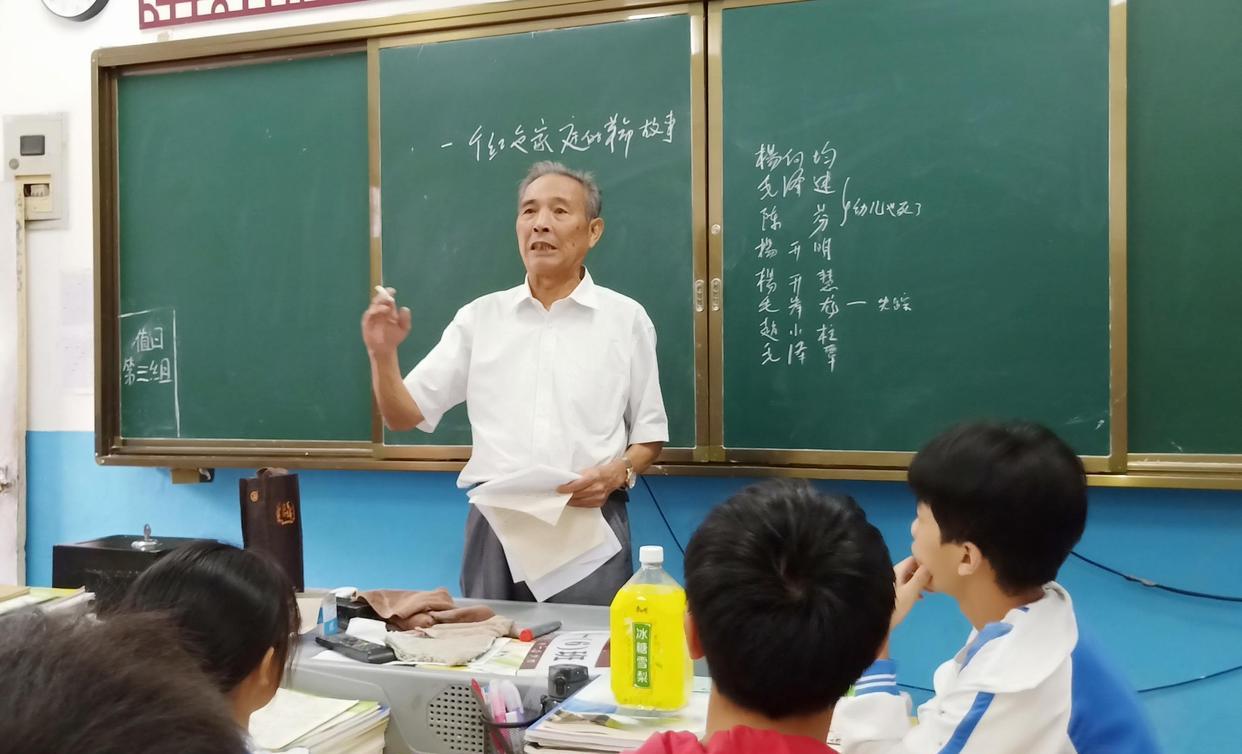 教师|“铁饭碗”变“金饭碗”？已经明确涨工资，又一行业迎来发展机遇！