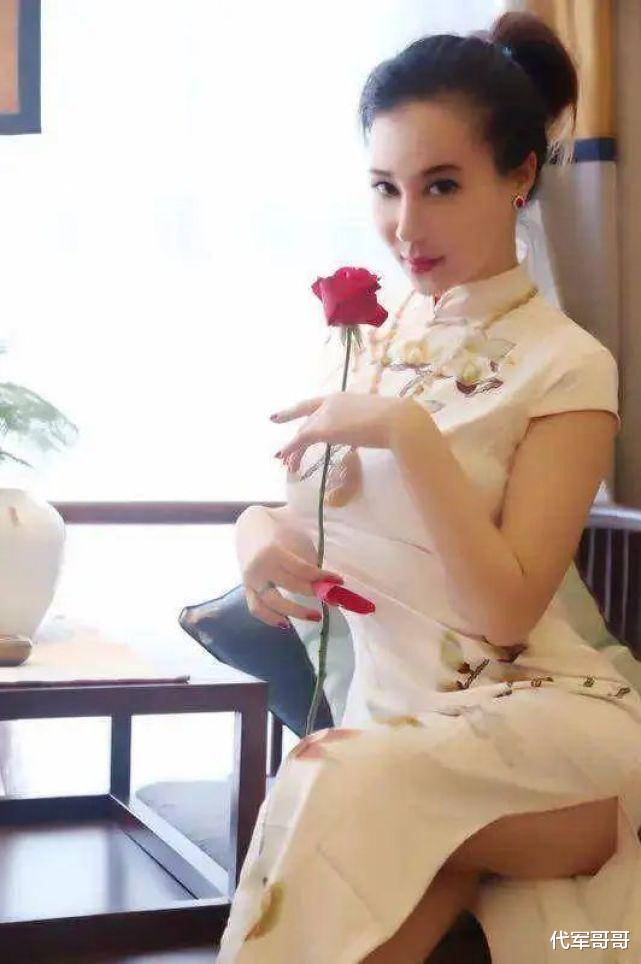 侯耀华|76岁著名演员侯耀华：抢弟弟遗产，与女徒弟闹绯闻，接假广告被吐槽