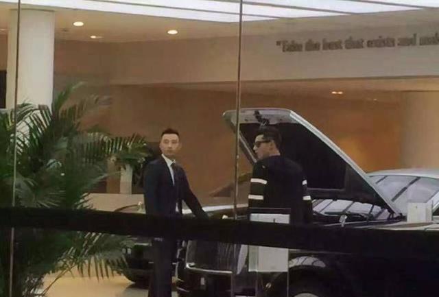 张继科|张继科张蕊再同框，看电影逛超市后一同回家，两人曾多次被拍