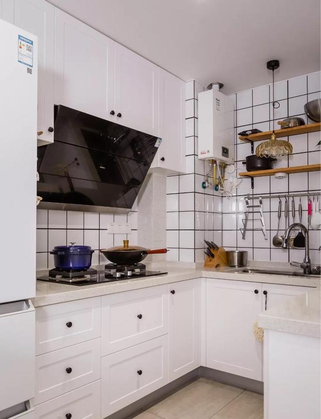 厨房顶面吊顶,用铝扣板好还是石膏板好?