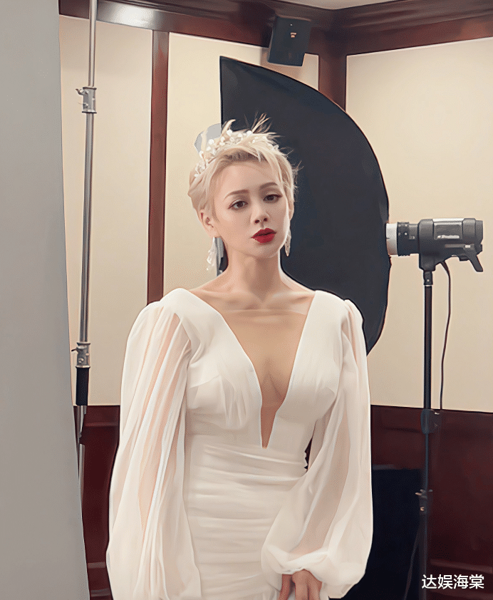 周深|宁静回归《浪姐3》，犀利发言登上热搜，网友：要卷起来的节奏？