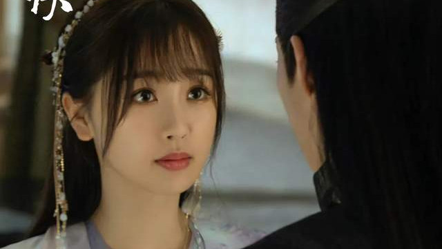 虞书欣|这就准备转型？虞书欣秀身材，轻松博得好感度