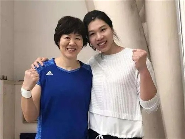 徐云丽|女排副攻徐云丽：母亲\洋飘\7年还债，退役后成为郎平得力助手
