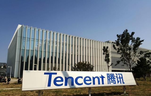 百度|东莞低调大佬:身价千亿,却开着20万的车,马化腾背后的男人