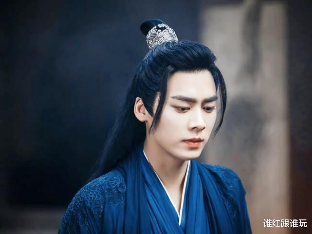 李易峰|首播破亿，播放指数第一，李易峰4个单人热搜！初代顶流依旧强悍