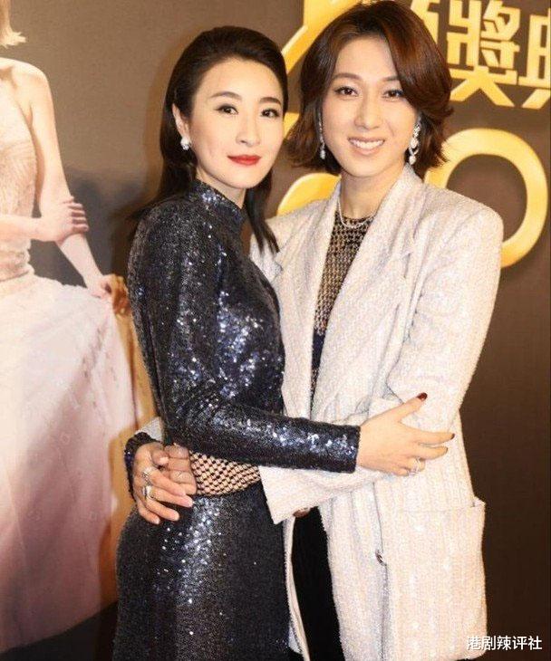 胡杏儿|颁奖礼打脸高层，这位花旦好胜心切失分寸，资源大减不得不从头来