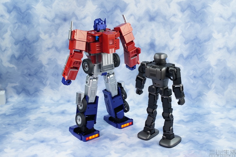 机器人|能自动变形的“擎天柱”,背后或是消费级机器人产业的未来