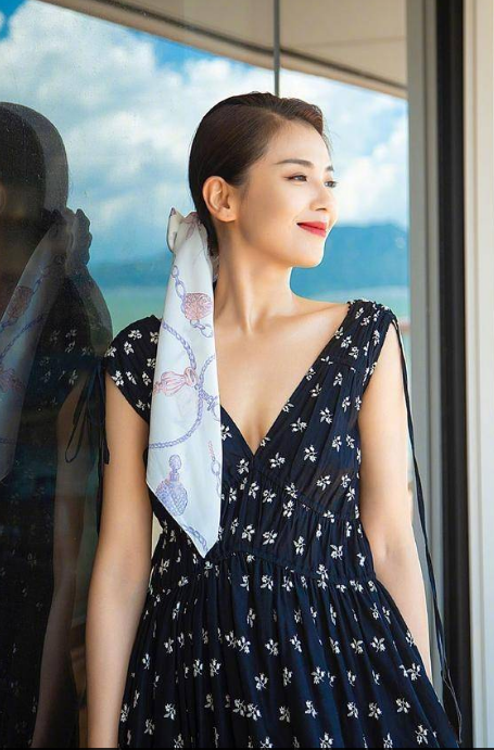 周迅|刘涛虽然40多岁了,但看起来依旧很年轻,这就是气质美女!