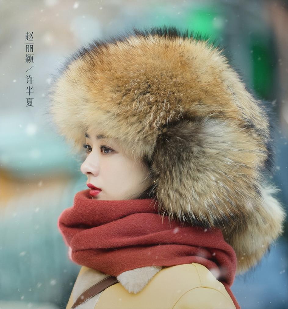 赵丽颖|赵丽颖做，头发护理被拍，打扮休闲接地气，蹦蹦跳跳被赞像学生妹